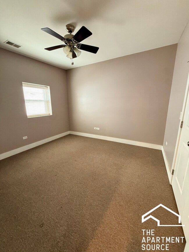 Photo - 3433 S Indiana Ave Unit 303