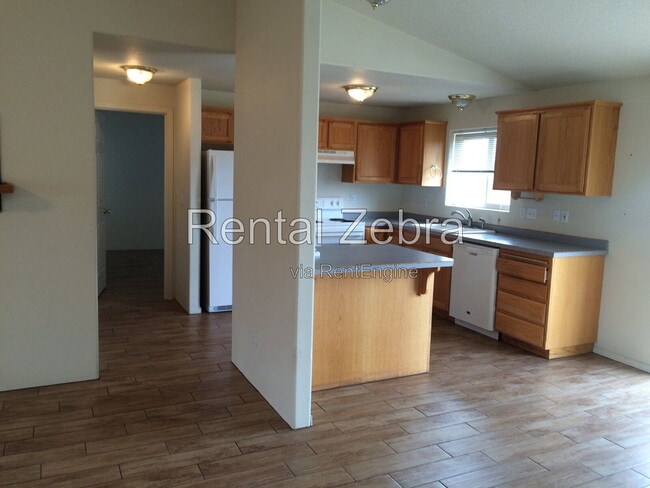 Photo - 2279 NE Cherry Loop