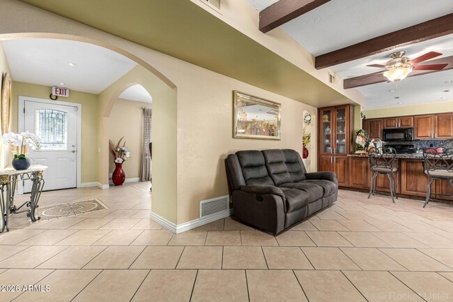 11051 N 44th Ct
