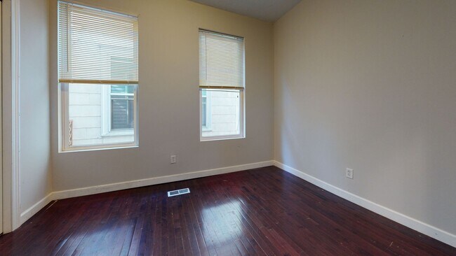 Photo - 520 12th Ave SE Unit #1