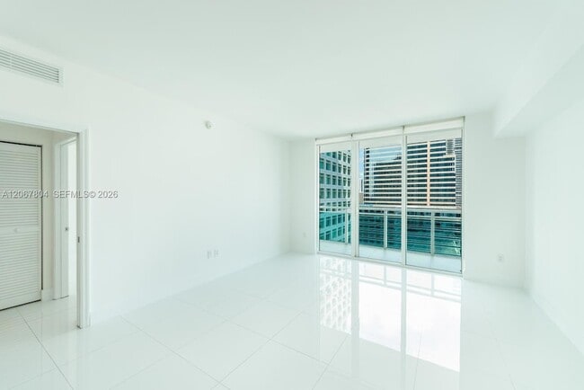 Photo - 950 Brickell Bay Dr Unidad 2208