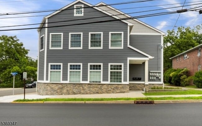 Photo - 627 Bloomfield Ave Apartamento Unidad 2B