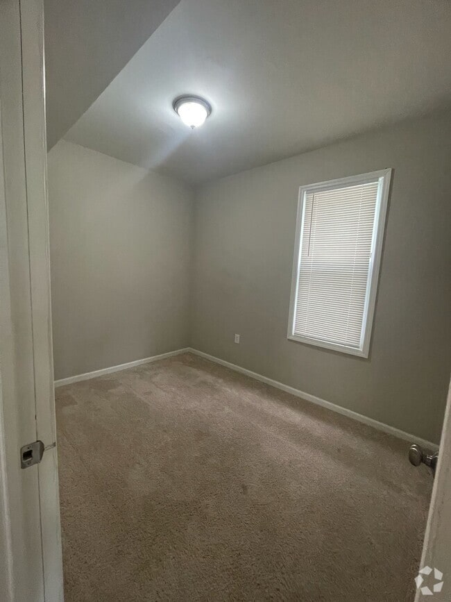 Building Photo - 645 Adams Ave Unit 2 Rental