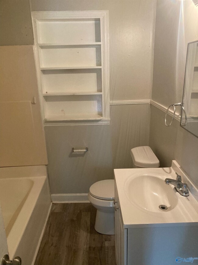 Photo - 1020 Fairway Dr NW