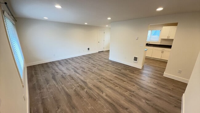 Photo - Cozy upgraded 2 bedroom duplex w/ attached 1 car garage in Lakewood available now!