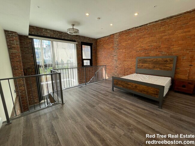 Photo - 1030 Commonwealth Ave