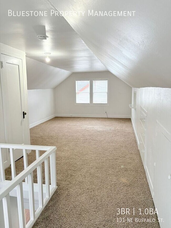 Photo - 131 NE Buffalo St