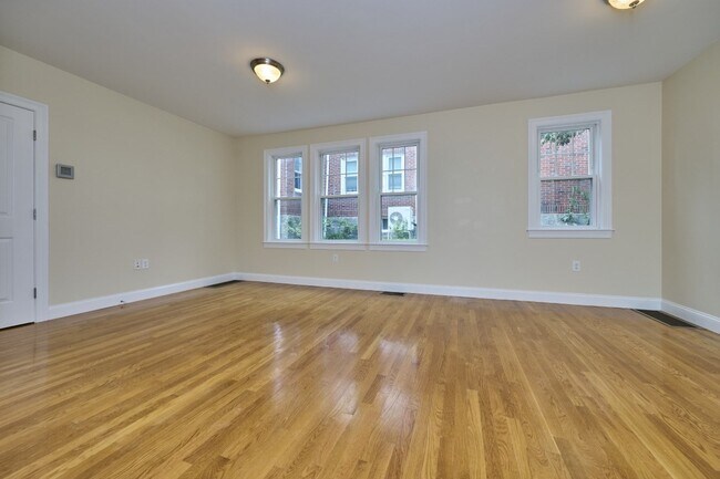 Photo - 17 Charlemont St Unit 1