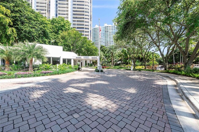 Photo - 20201 E Country Club Dr Condo Unit 1808