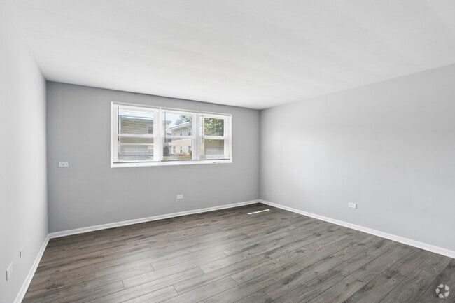 1BR, 1BA - 600SF - Living Room
