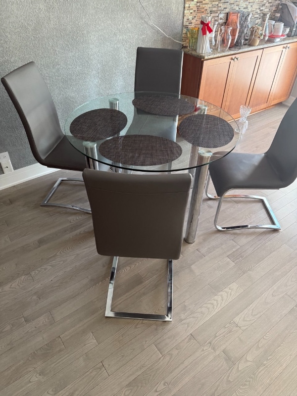 Photo - 2494 Smith St