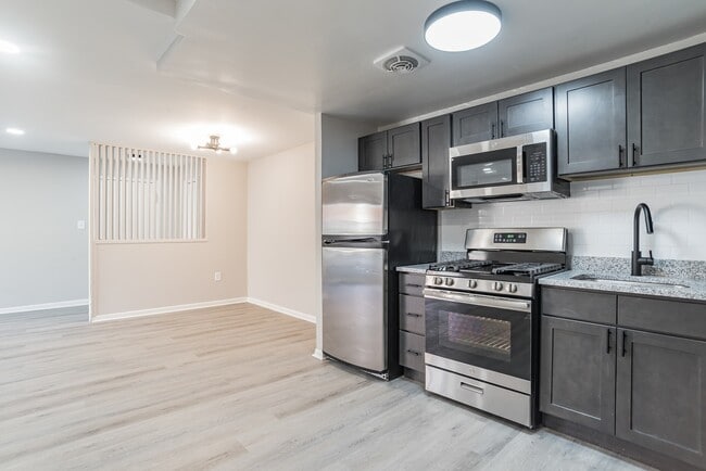 Raleigh Court Apartments