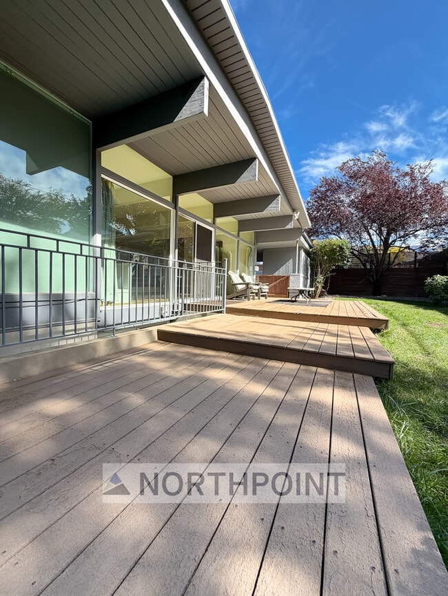 Photo - Midcentury Modern Masterpiece