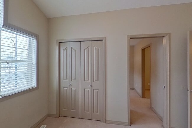 Photo - 1920-1126 126 St SW