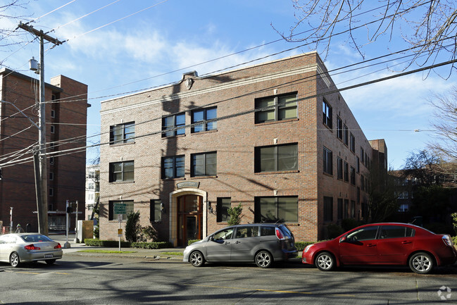 Regan Lee Apartments - Regan Lee Apartments