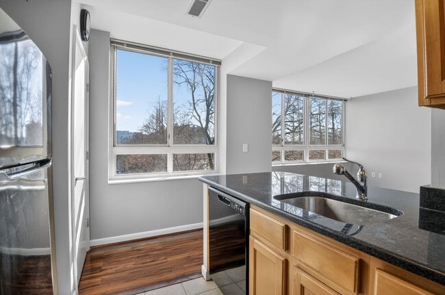 Photo - Spacious Studio w/ Parking Included!