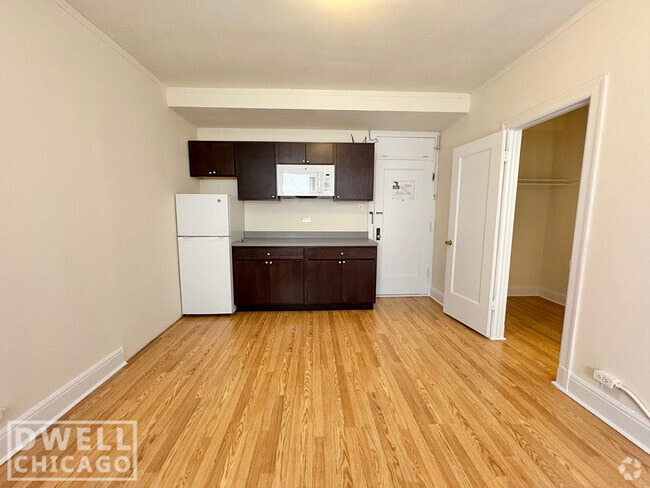 Building Photo - 2779 N Milwaukee Ave Unit 208 Rental