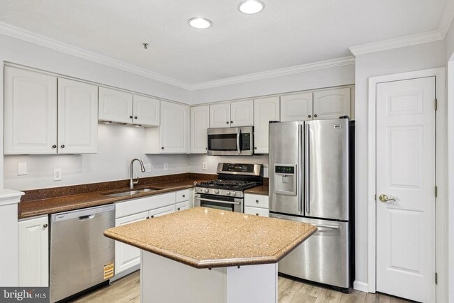 Photo - 8727 Thornbrook Dr