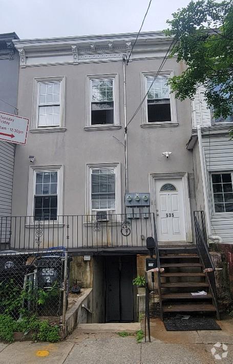 Building Photo - 535 Jerome St Rental