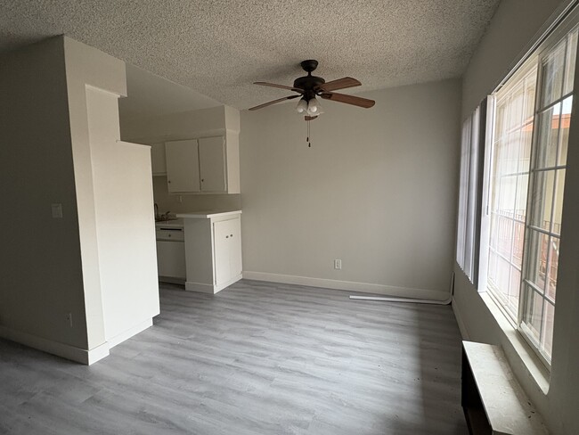 Dining room - 9029 Orion Ave Apartamentos Unidad 15