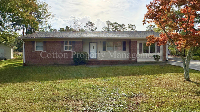 3BR/1.5BA - Just off Carolina Beach Road i... - 3BR/1.5BA - Just off Carolina Beach Road i... House