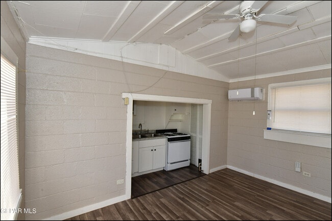 Photo - 3519 Douglas Ave Unit C