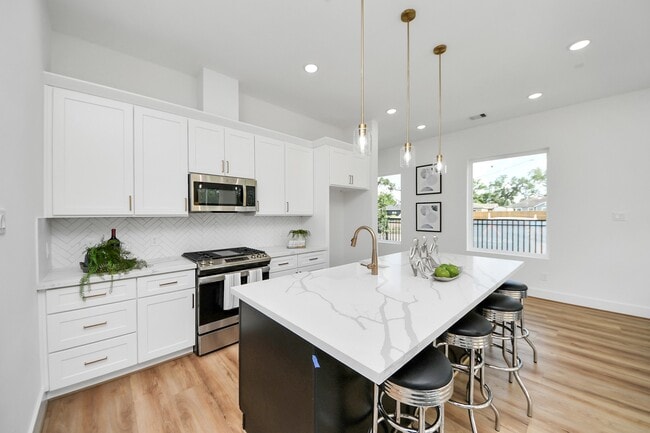 Photo - 2434 Harrington St Casa