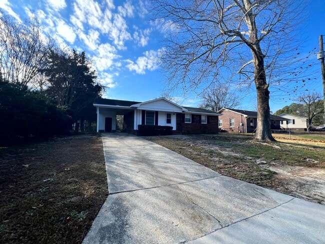Photo - 944 Lark Dr