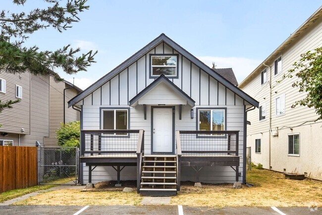 Building Photo - 10325 Midvale Ave N Rental