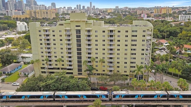 Building Photo - 816 NW 11th St Unit 610