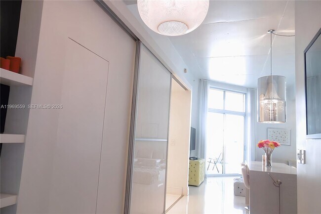 Photo - 2001 Meridian Ave Unit 525+DEN