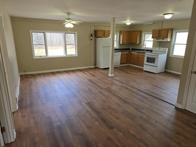 Building Photo - 52 Shelterwood Rd Unit B