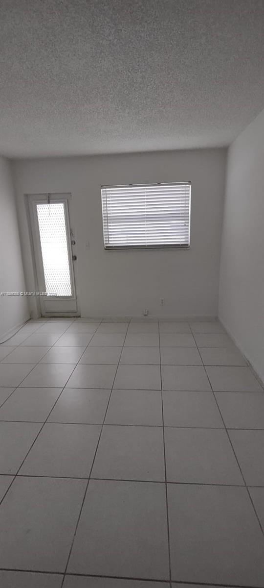 Photo - 230 NE 40th St Unit 1