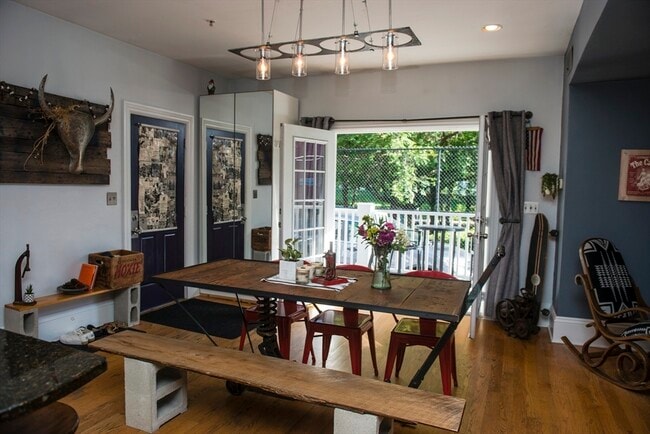 Photo - 222 Pearl St