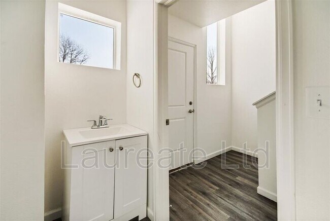 Photo - 5064 E Donald Ave