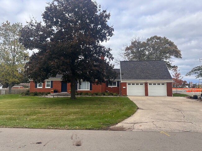 Photo - 7987 State St