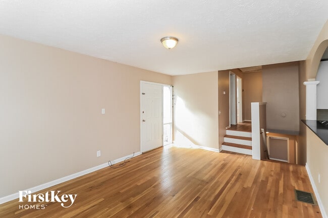 Photo - 5070 Fairmont Rd SE
