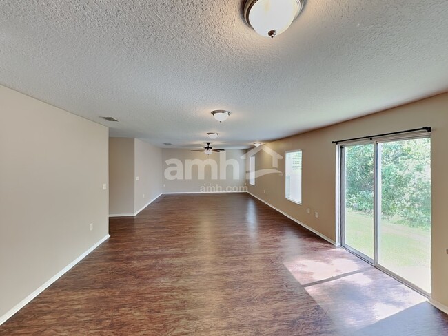 Photo - 7271 Wakeview Dr