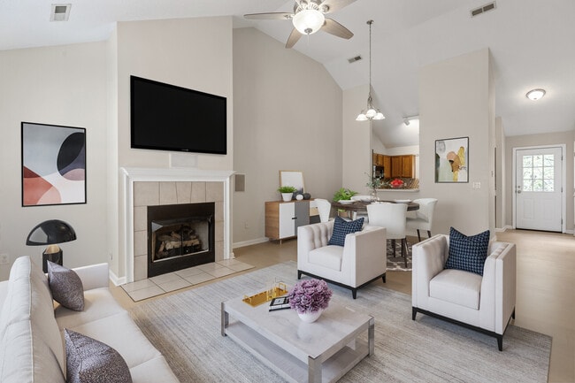 Photo - 8819 Percy Way