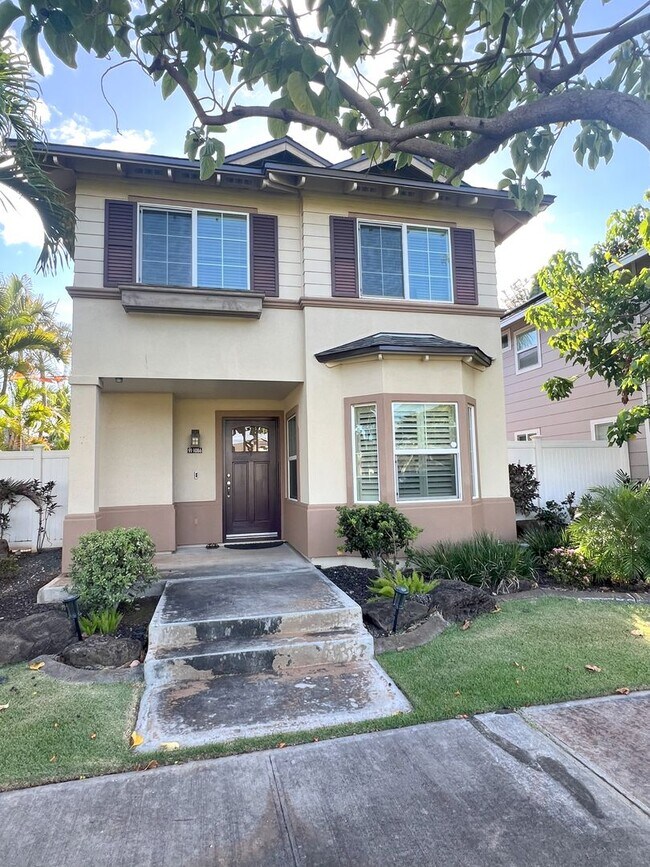 Single Family home with Solar Panels! - Single Family home with Solar Panels!