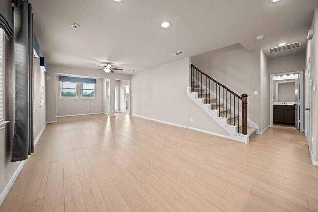 Photo - 17214 Broadleaf Oak Dr