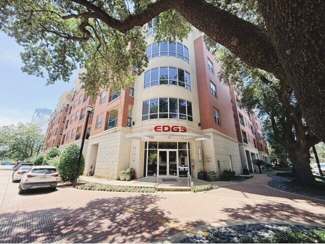 Building Photo - 300 St Joseph Pkwy Unit 412