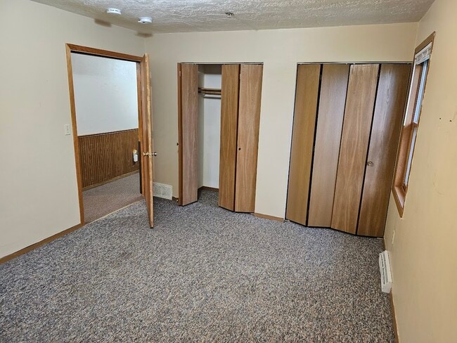 Photo - 533 Lakeshore Ct Apartments
