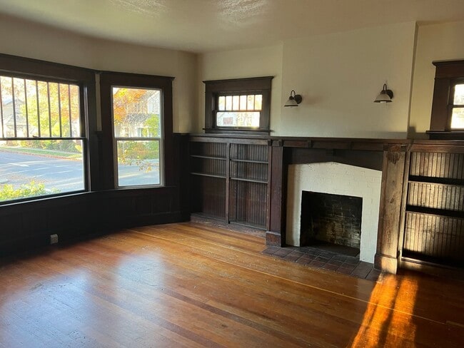 Photo - 597 E 4th St Unit 597 E 4th ST -Upstairs