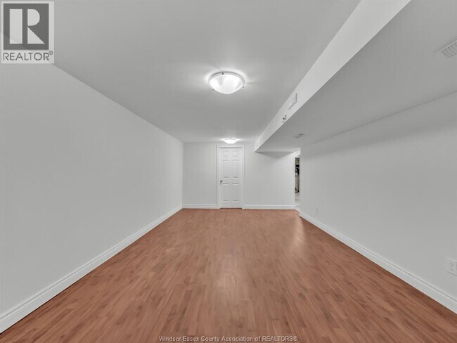 Photo - 1270 Laurendeau Ave