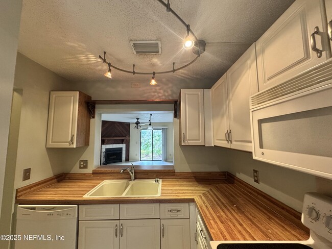 Photo - 3801 Crown Point Rd Unit 1064