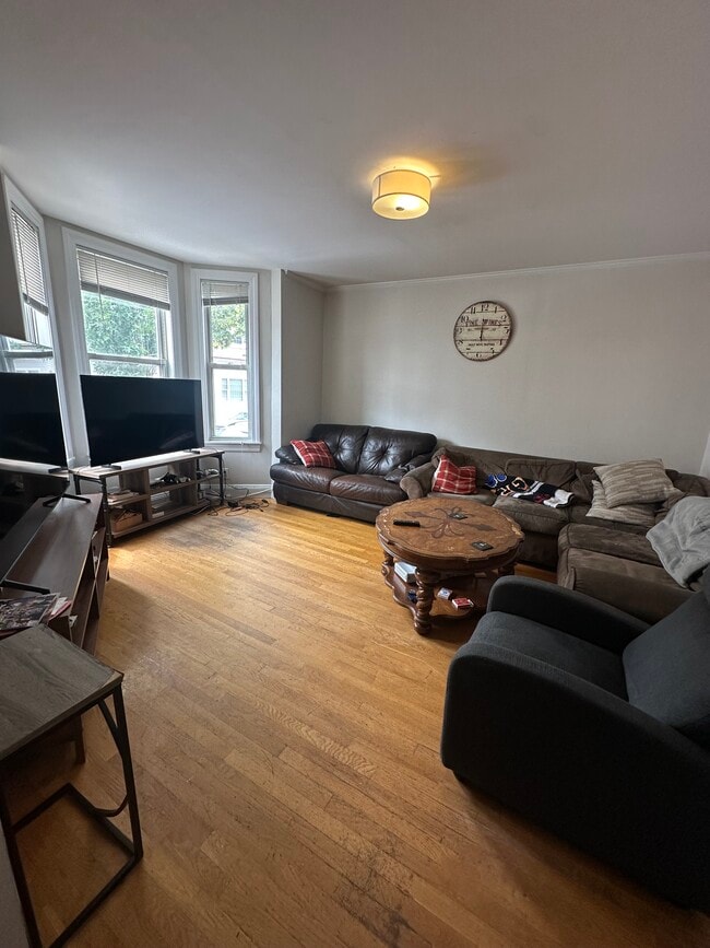 Photo - 728 E 5th St Unidad 1