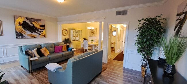 Photo - Gorgeous Furnished Three Bedroom Condo- Shorter/Long Term Leases Acceptable!