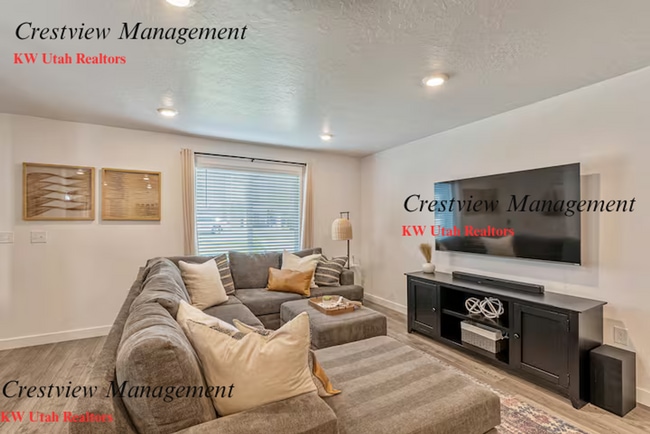 Photo - Beautifully Maintained Townhouse in a Prime Location