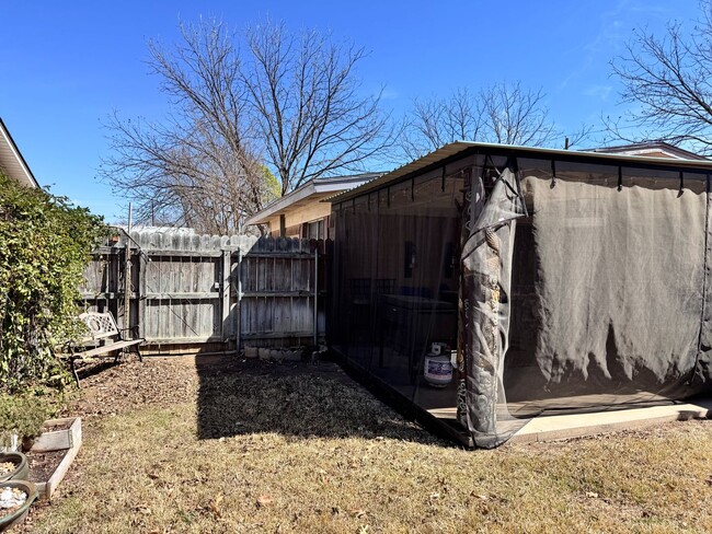 Fantastic 3/2 Close to Brownwood High School - Fantastic 3/2 Close to Brownwood High School House